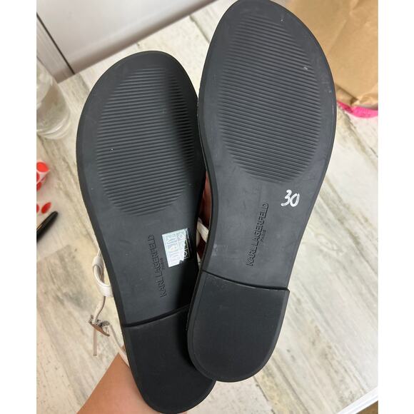 Karl Lagerfeld Paris Women’s 9.5 White Black Sandals Flip Flops Soterios New - Picture 8 of 8